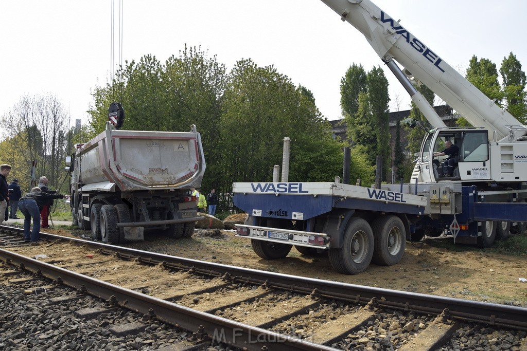 Schwerer VU LKW Zug Bergheim Kenten Koelnerstr P490.JPG - Miklos Laubert